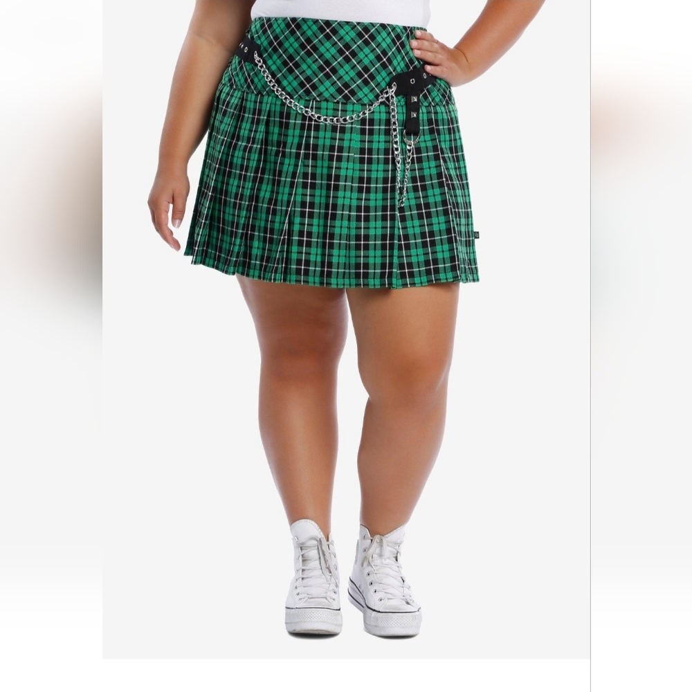 Hot Topic Royal Bones green plaid skirt, Size 4x